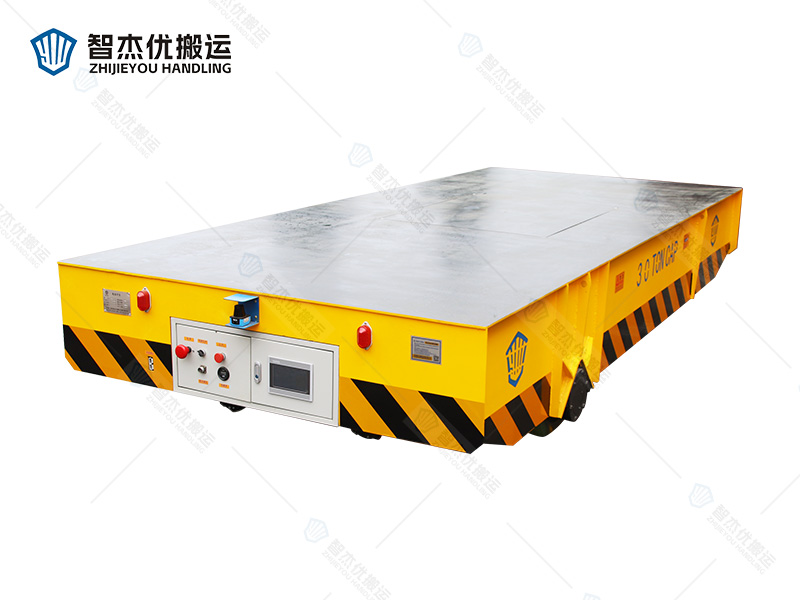 30噸原地旋轉(zhuǎn)無(wú)軌車(chē)