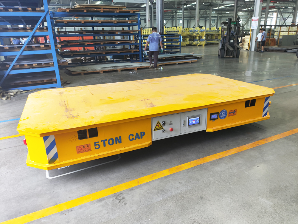 5噸舵輪無軌車交付使用 助力鋼廠開啟高效搬運(yùn)新篇章
